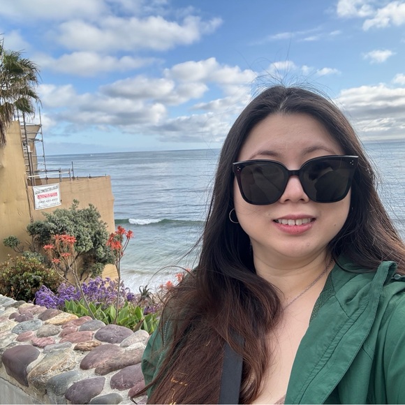 Meet your Posher, Sue - Picture 2 of 2